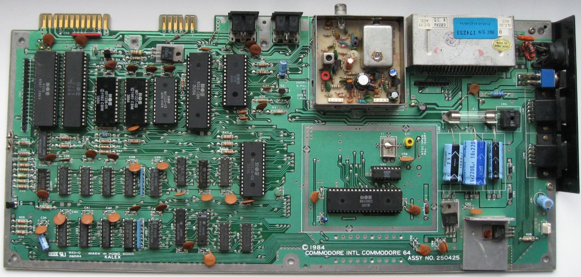 C64_ASSY_NO_250425_motherboard_1984.jpg